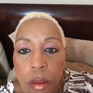 Meet your Posher, Flora